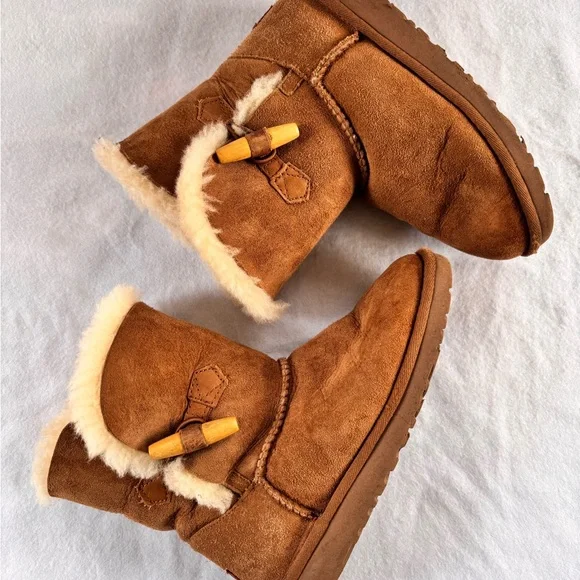 UGG Tan Kids Boots Size 3 - Picture 3 of 4